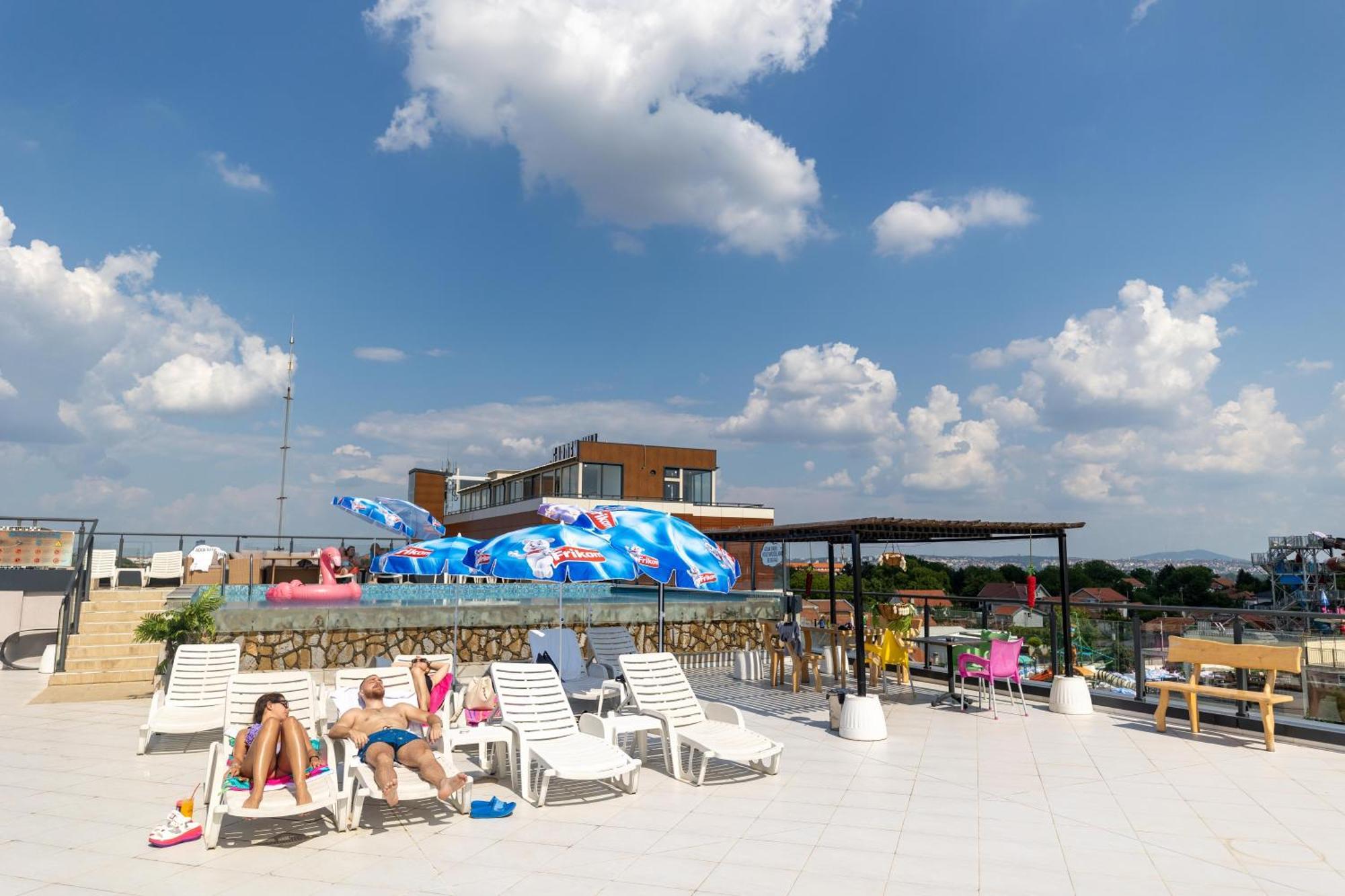 Garni Hotel Hollywoodland Wellness & Aquapark Belgrado Exterior foto