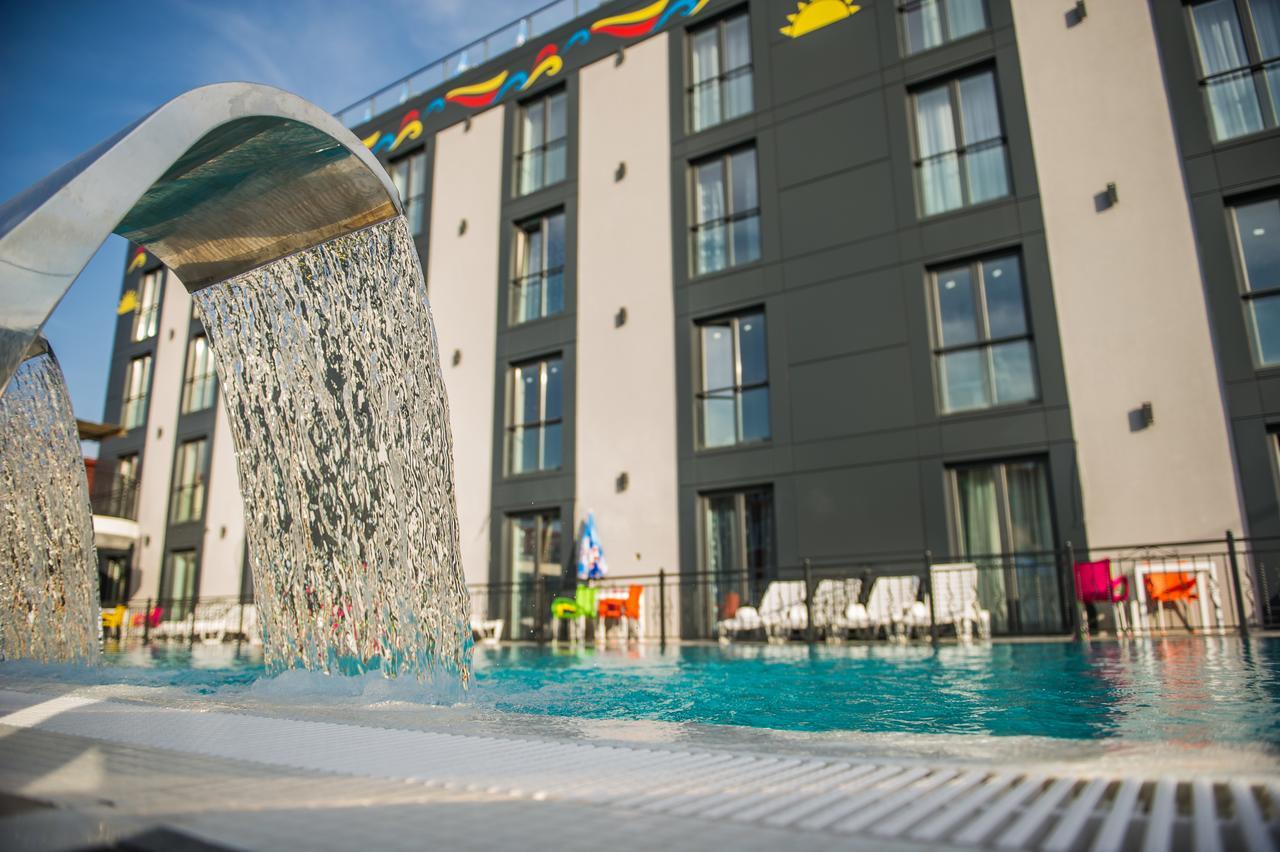 Garni Hotel Hollywoodland Wellness & Aquapark Belgrado Exterior foto