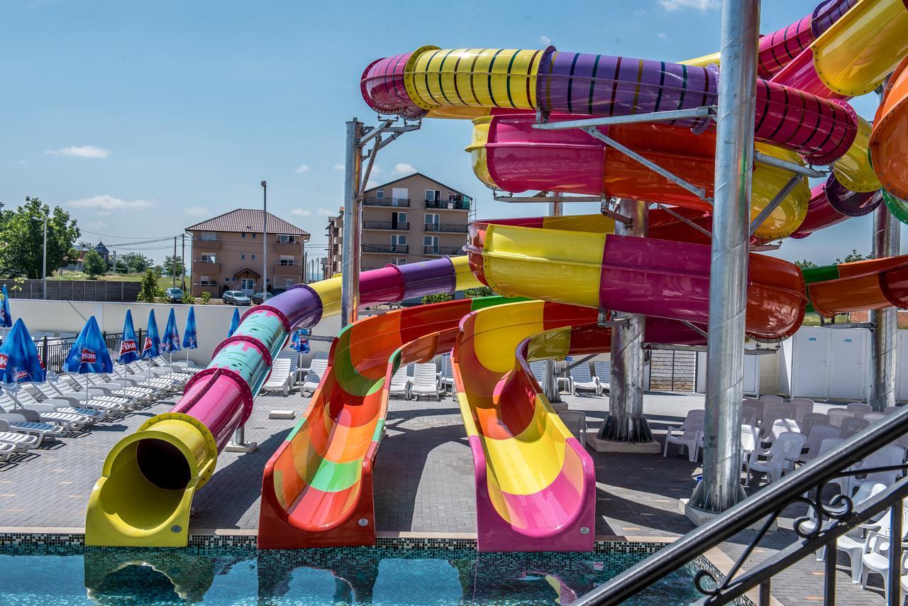 Garni Hotel Hollywoodland Wellness & Aquapark Belgrado Exterior foto