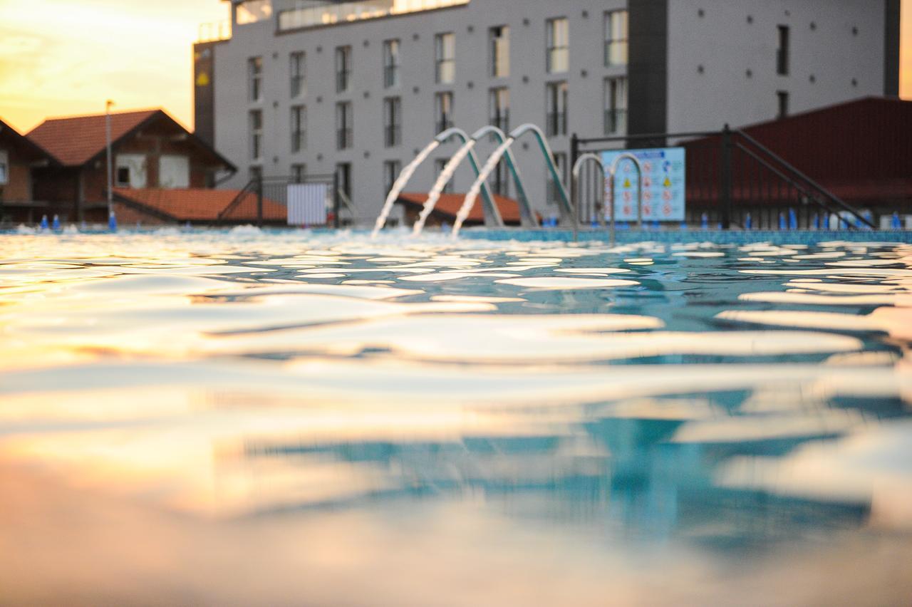 Garni Hotel Hollywoodland Wellness & Aquapark Belgrado Exterior foto