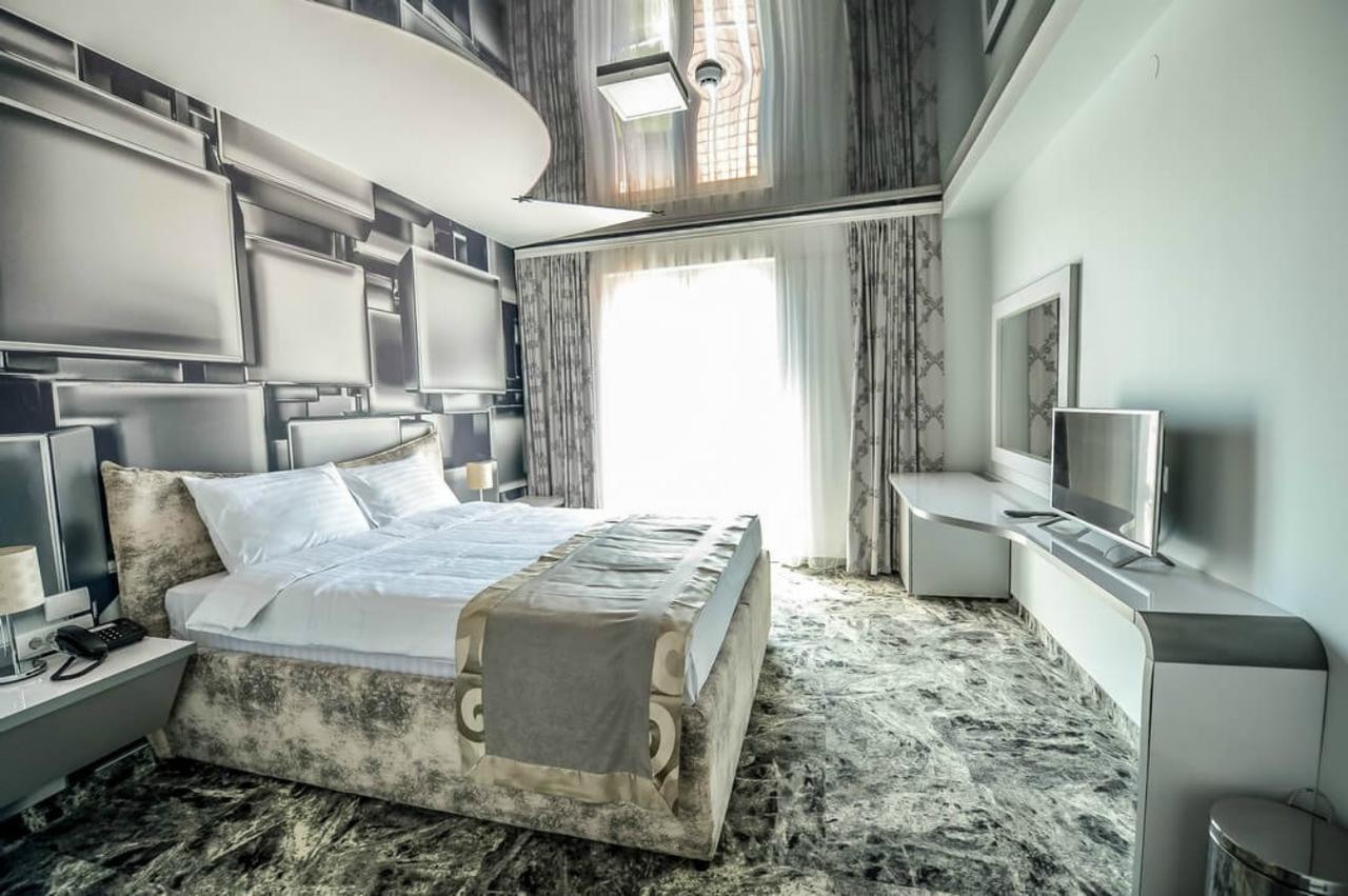 Garni Hotel Hollywoodland Wellness & Aquapark Belgrado Exterior foto