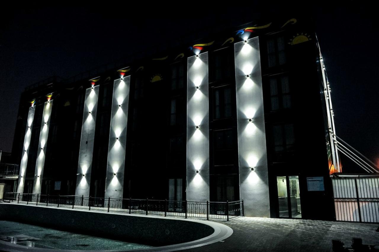 Garni Hotel Hollywoodland Wellness & Aquapark Belgrado Exterior foto